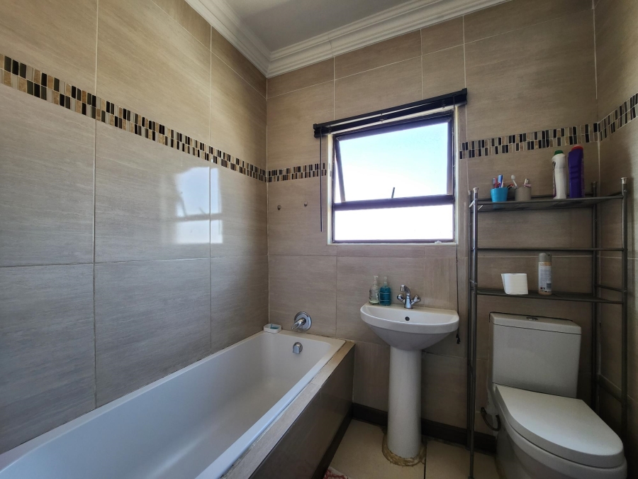 4 Bedroom Property for Sale in Tlhabane West North West